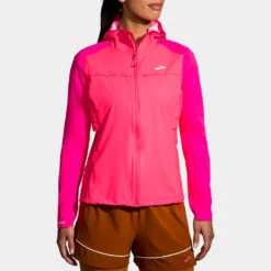 Brooks High Point Waterproof Jacket Women's 11 Brooks High Point Waterproof Jacket Women's -Wilson Tennis Club Shop 057277 653 1