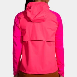 Brooks High Point Waterproof Jacket Women's 12 Brooks High Point Waterproof Jacket Women's -Wilson Tennis Club Shop 057277 653 2