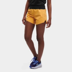 On Running On 5" Running Shorts Women's 8 On Running On 5" Running Shorts Women's -Wilson Tennis Club Shop 057380 725 1