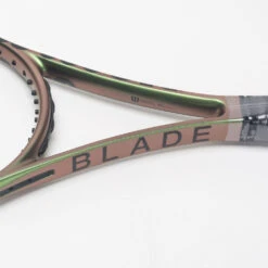 Wilson Blade 98 (16x19) V8 9 Wilson Blade 98 (16x19) V8 -Wilson Tennis Club Shop 102845 4