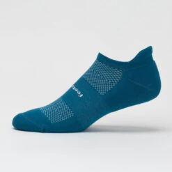 Feetures High Performance Cushion No Show Tab Socks -Wilson Tennis Club Shop 650476 309 1